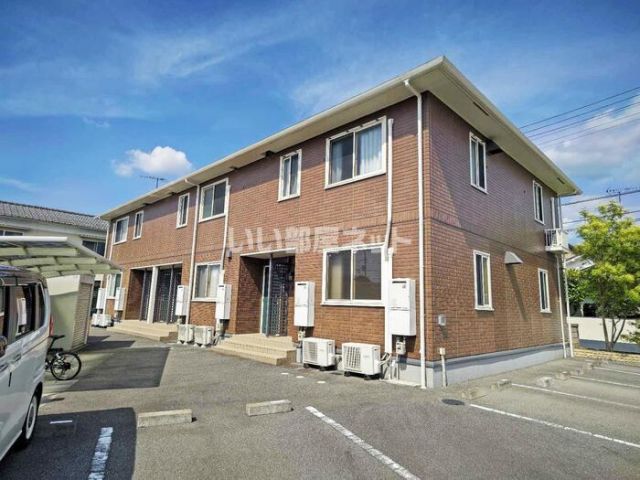 【フローラ新町の建物外観】