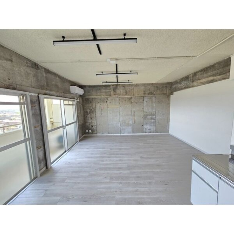 居室・リビング　図面と現状に相違がある場合には現状を優先