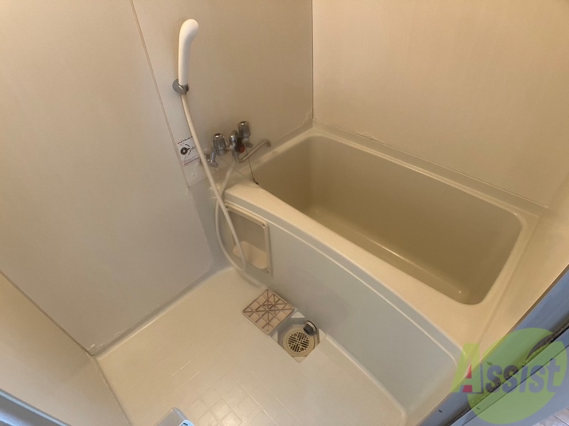 バス・シャワールーム　お風呂になります。一日の疲れを癒してくださいね。