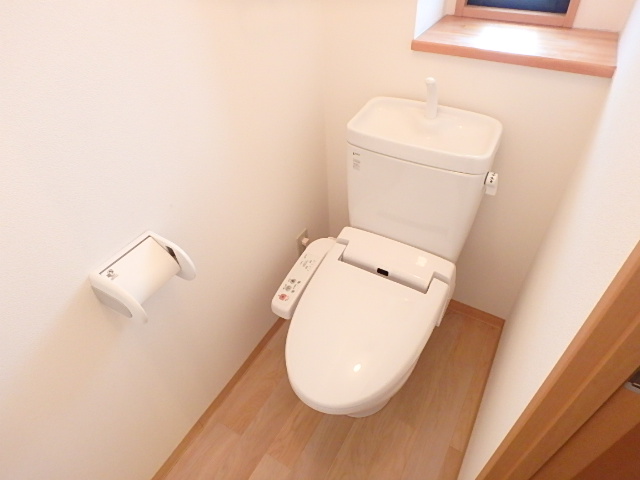トイレ　※写真は反転タイプになります。