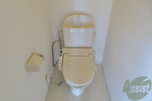 トイレ　トイレはお風呂と別にあるので清潔に使えていいですね～