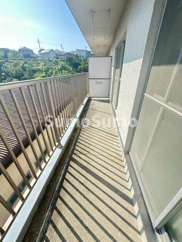 バルコニー　バルコニーからの眺めを楽しみながら食事をしませんか