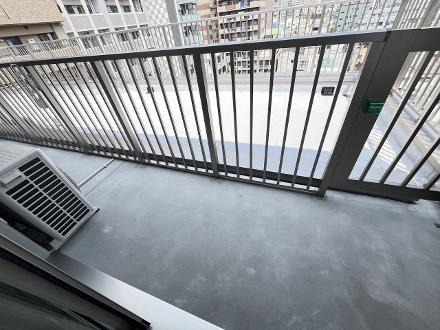 バルコニー　外からの目が気にならないバルコニーで洗濯物が干せます