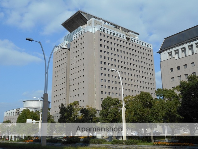 役所　鹿児島県庁（役所）まで786m