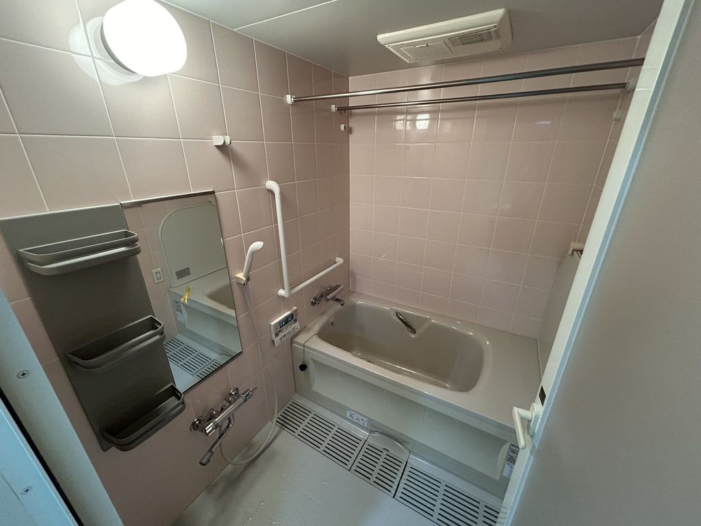 バス・シャワールーム　バス