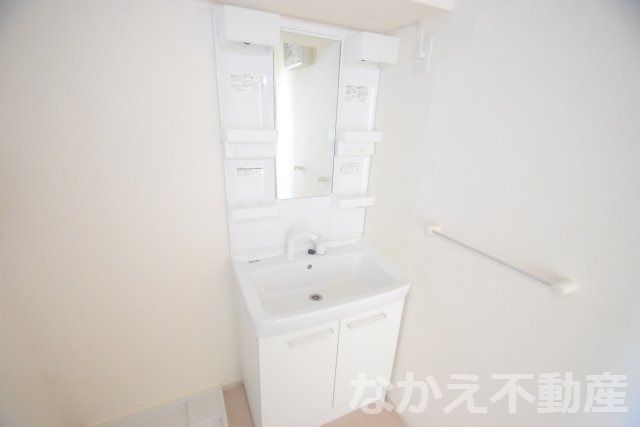 洗面設備　コンパクトで使いやすい洗面所