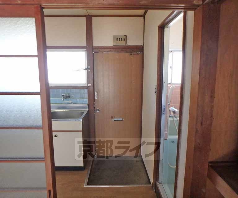 玄関　玄関ホールです