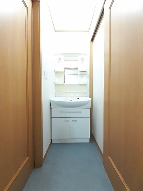 洗面設備　洗髪洗面台です。