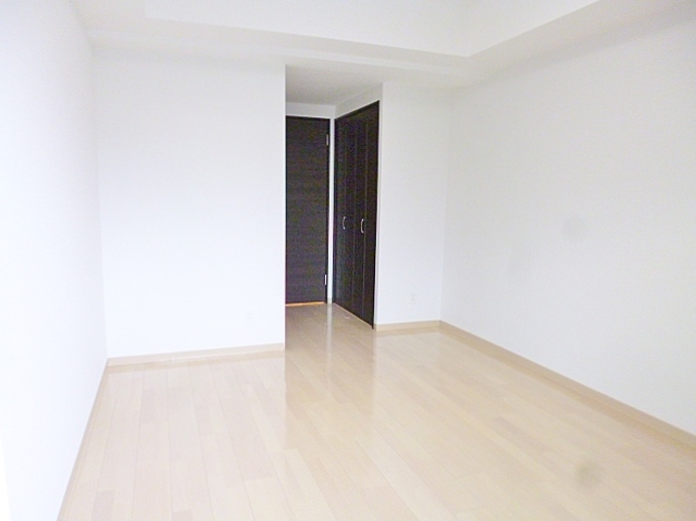 居室・リビング　７．６帖のゆとりのあるお部屋