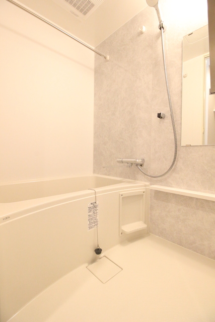 バス・シャワールーム　１００２号室モデルルーム写真※お部屋によって色味が異なる場合