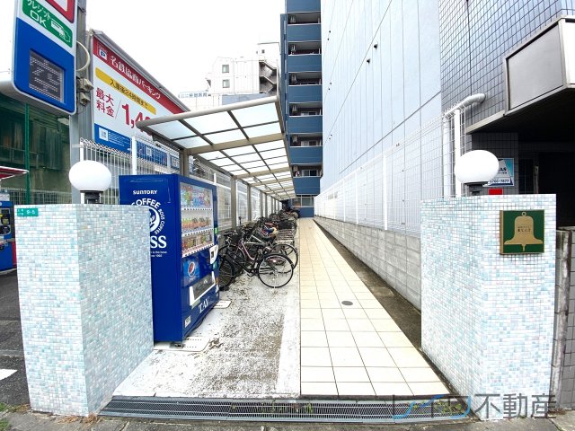 エントランス　ゆとりのあるエントランスです