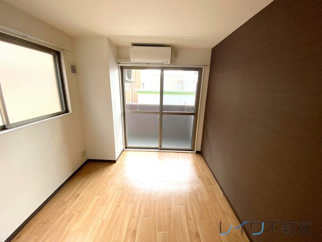 居室・リビング　スタンダードな洋室です