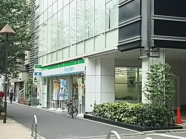 コンビニ　ファミリーマート東新宿店（コンビニ）まで393m