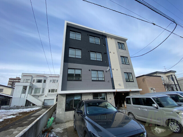 建物外観　札幌市中央区南２０条西「Ｓａｌｉｅｎｔｅ　Ｙａｍａｈａｎａ」