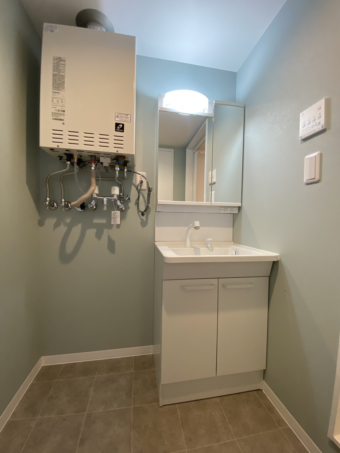 洗面設備　シャワードレッサー付きです！