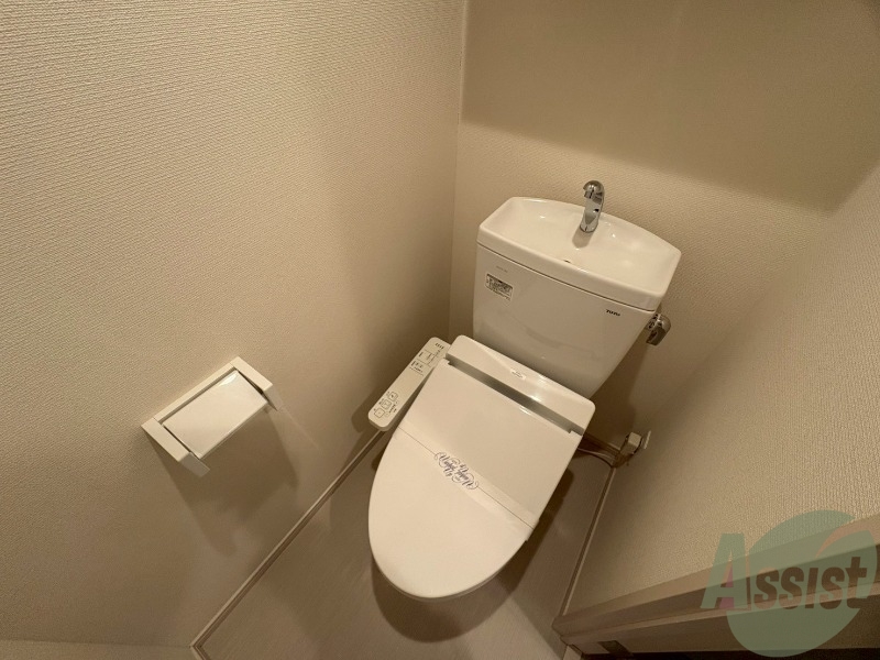 トイレ　ウォシュレット付きトイレは嬉しいですね。