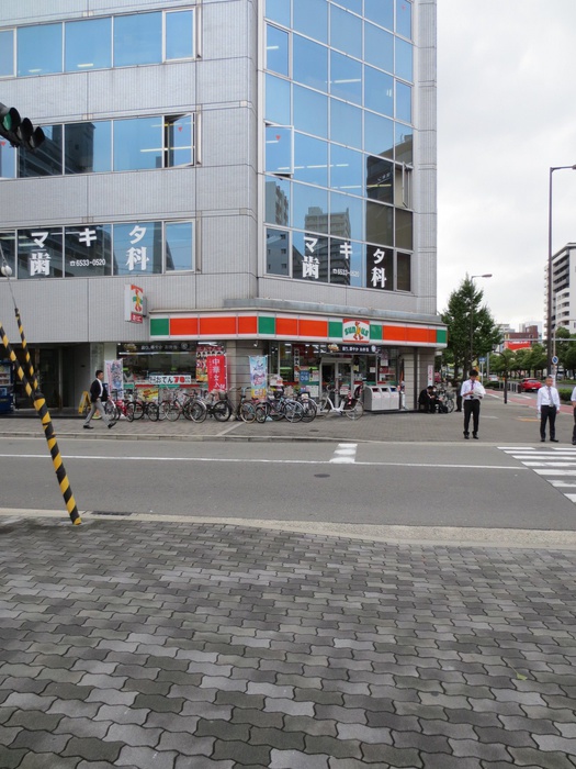 コンビニ　サンクス（コンビニ）まで800m