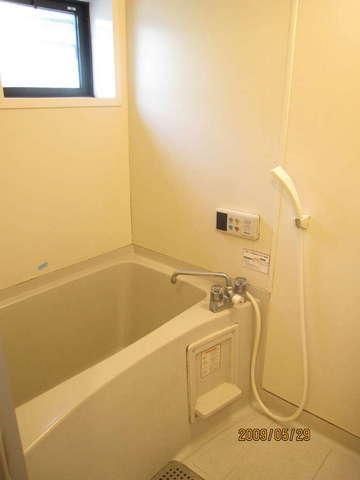 バス・シャワールーム　★追焚給湯＆お風呂に窓★