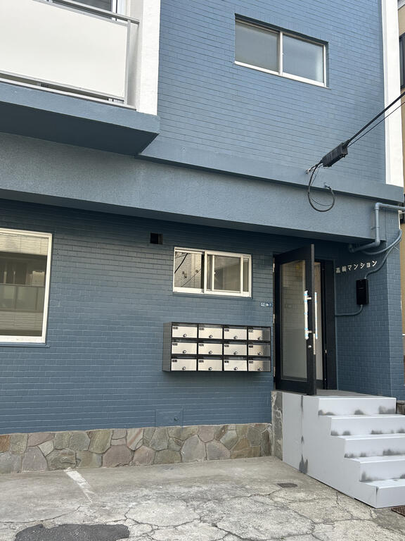 建物外観　外壁塗装済