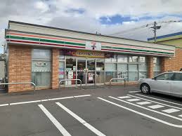 コンビニ　セブンイレブン千歳新富店（コンビニ）まで270m