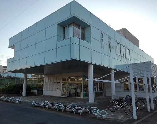 図書館　東松山市立高坂図書館（図書館）まで650m