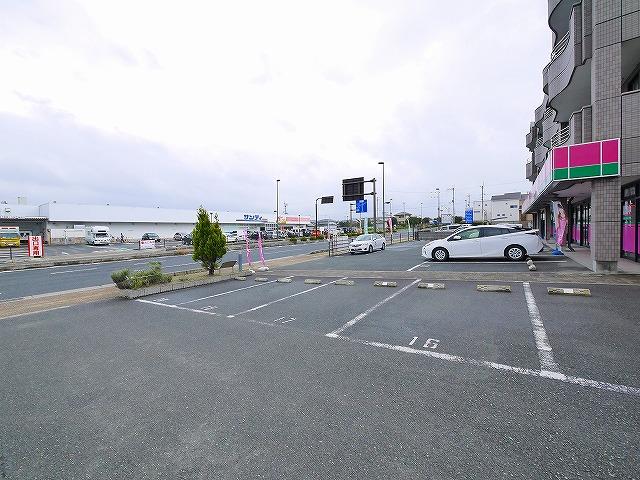 駐車場　駐車場完備です