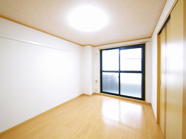 その他部屋・スペース　使い勝手のいい寝室です