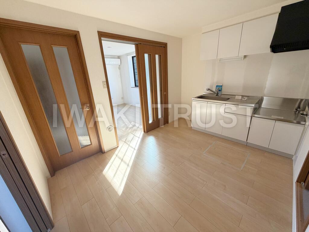 キッチン　※同型タイプの参考写真