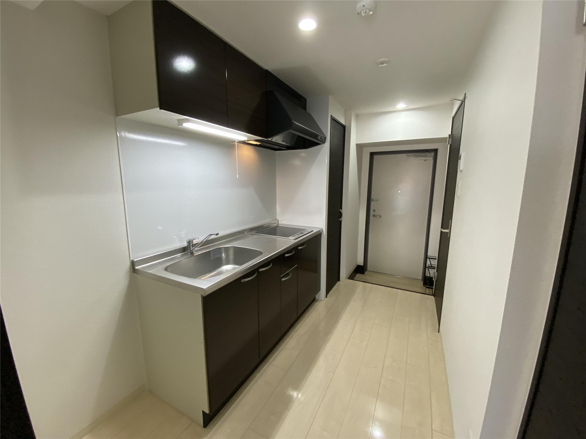 キッチン　2口のIHコンロ付きのキッチンです