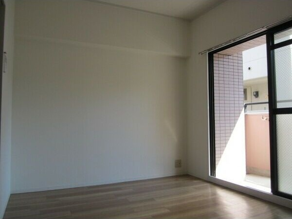 居室・リビング　※写真は同じマンションの違う部屋のものになります。