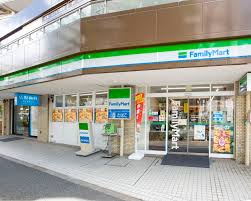 コンビニ　ファミリーマート文京白山駅前店（コンビニ）まで125m