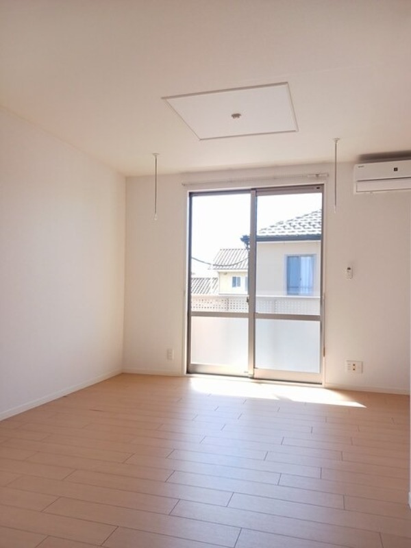 居室・リビング　図面と現状に相違がある場合には現状を優先