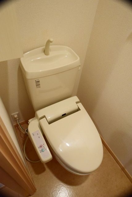 トイレ　温水洗浄便座