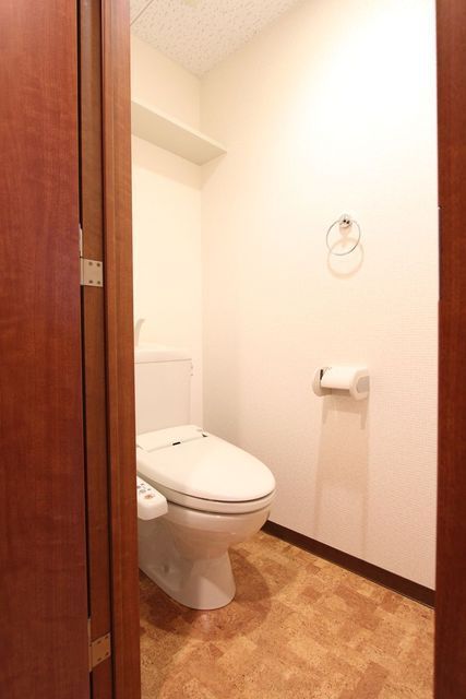 トイレ　温水洗浄便座