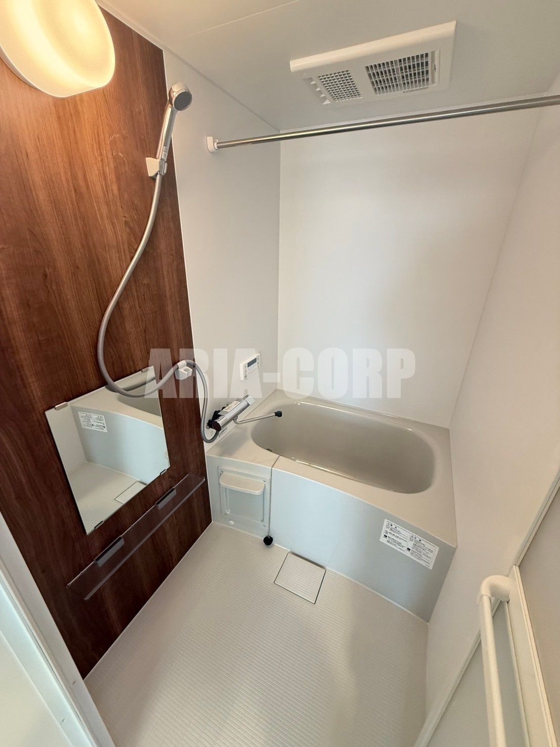 バス・シャワールーム　追炊き・浴室乾燥機付きのバスルーム♪