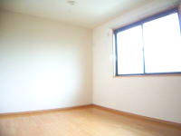 その他部屋・スペース　落ち着いた色調の寝室です