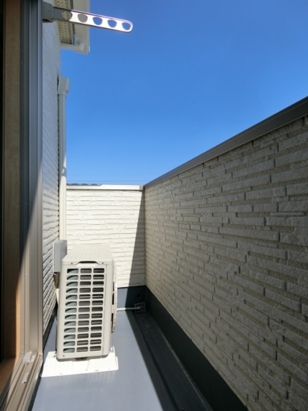 バルコニー　図面と現状に相違がある場合には現状を優先