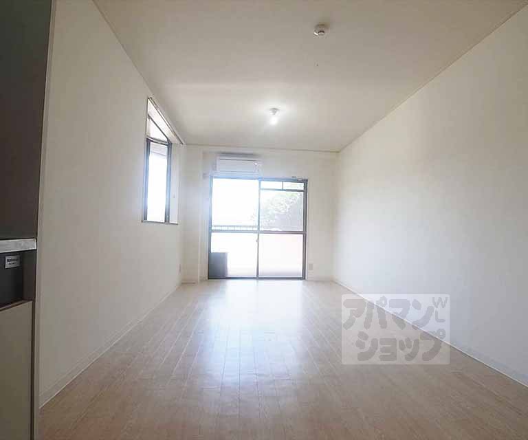 居室・リビング　広々とした室内