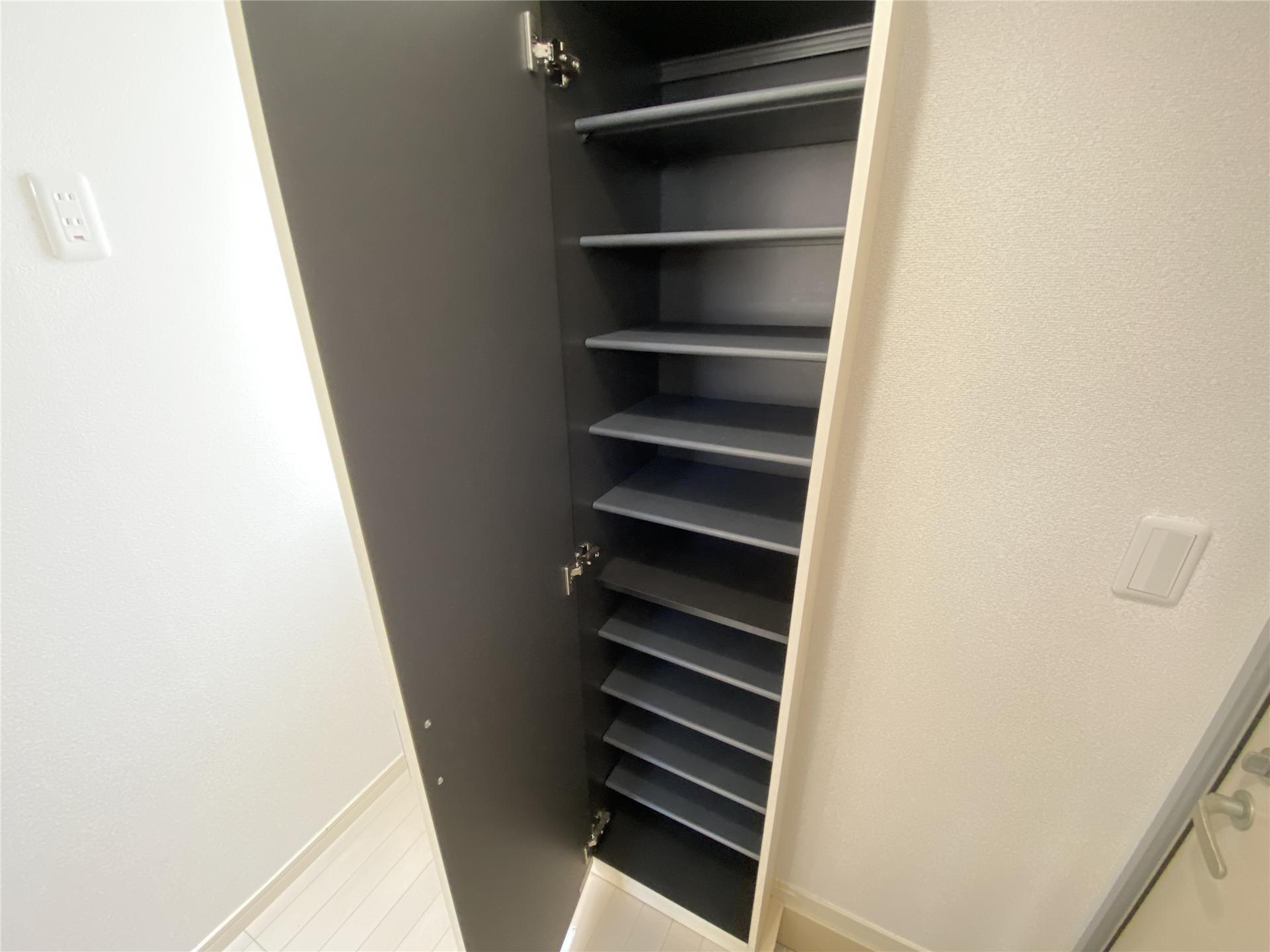 玄関　靴がたくさん収納できるシューズボックスです