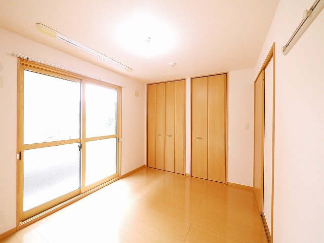 その他部屋・スペース　窓が大きく採光充分です