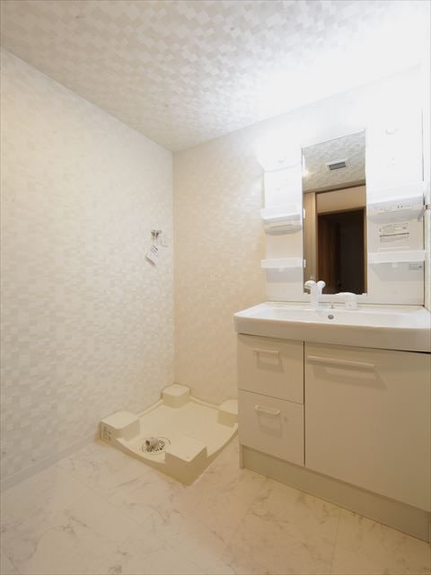 洗面設備　脱衣所　独立洗面台（シャンプードレッサー付）