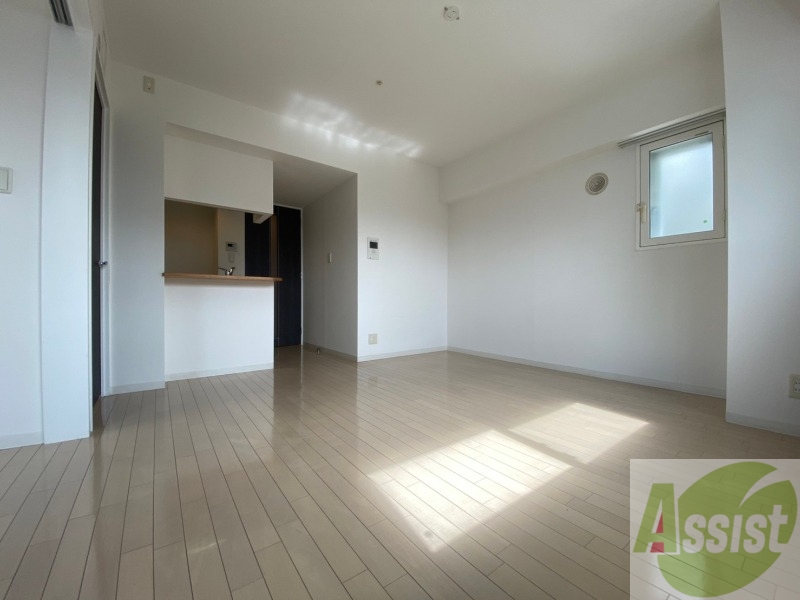 居室・リビング　広くてキレイなお部屋が広がっていて、充実した生活が送れそう。