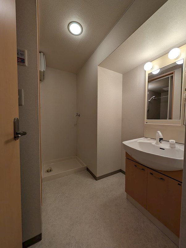 洗面設備　※同タイプ別部屋の写真となります。