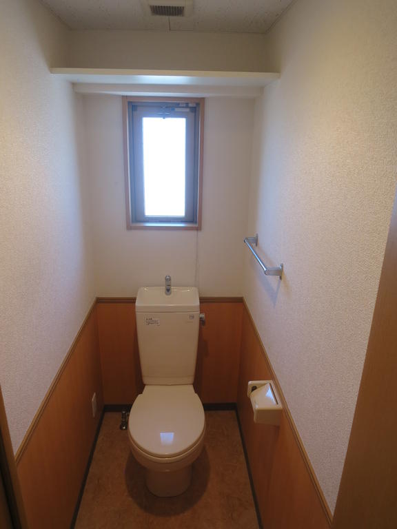 トイレ　※同タイプの参考写真です。