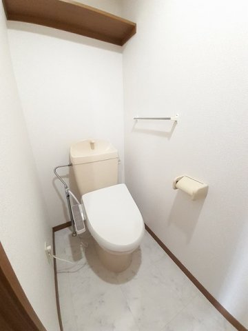 トイレ　清潔感のあるトイレです