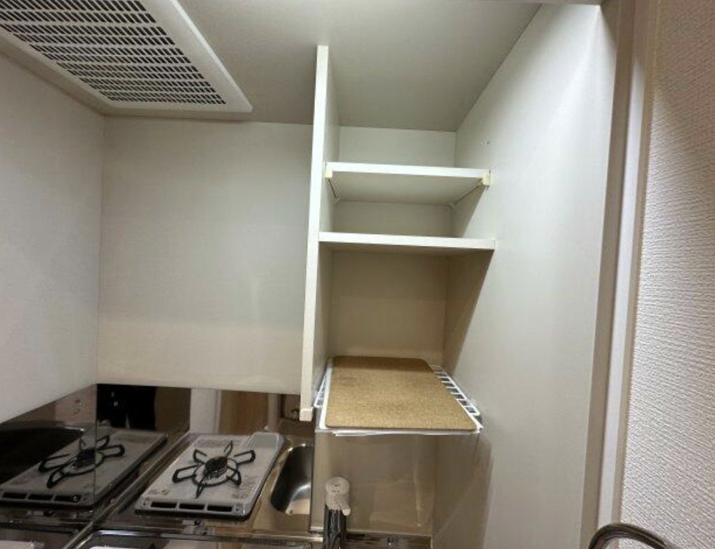 その他部屋・スペース　キッチン横も収納ついてます