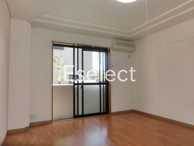 居室・リビング　広々９．３帖のお部屋です。