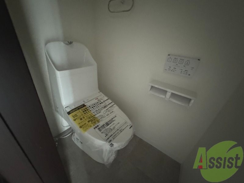 トイレ　トイレはウォシュレット機能付きです。安心して使用できますね。