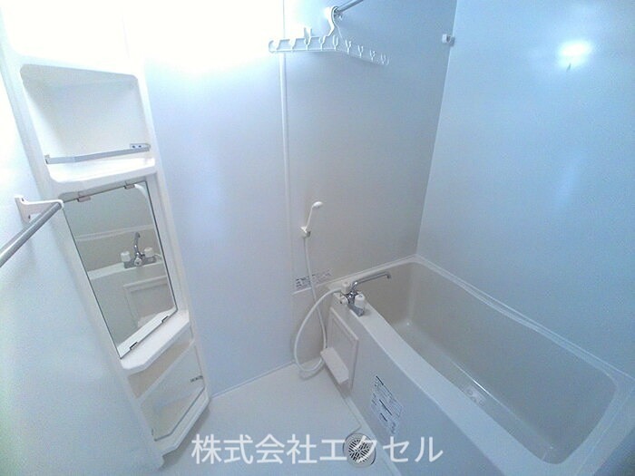 バス・シャワールーム　浴室換気乾燥機付き。