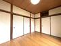 その他部屋・スペース　洋室の押入側の様子です♪